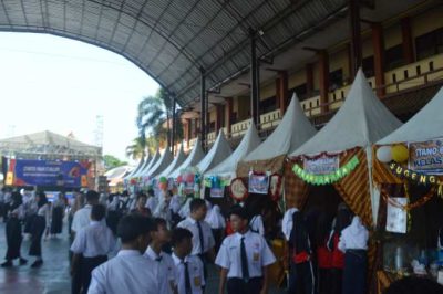 dies pameran 400x266